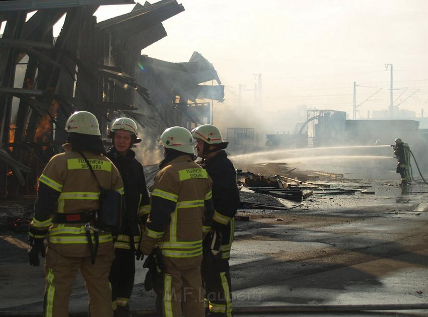 Grossbrand Holzlager Siegburg Industriestr P069.JPG